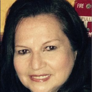 Meet your Posher, Deborah